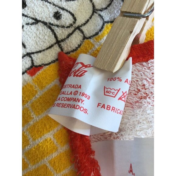 Vintage 90s Coca Cola towel picnic scene hand golf sports workout - Picture 8 of 8